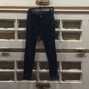 WHITE HOUSE BLACK MARKET THE SKIMMER JEANS